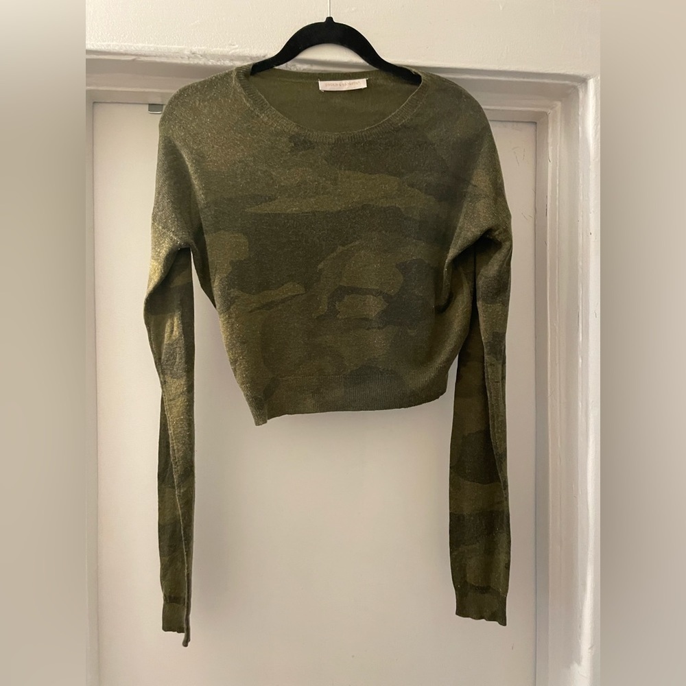 Pookie‎ & Sebastian Green Camo long sleeve Sweater size Medium